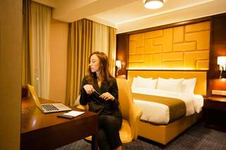 Отель KMM Hotel Тбилиси Двухместный номер «Панорама» с 2 отдельными кроватями К услугам гостей терраса или балкон.-8