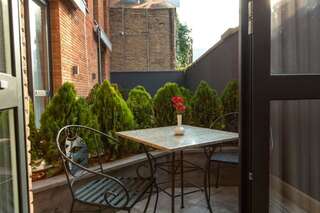 Отель KMM Hotel Тбилиси Стандартный двухместный номер с 1 кроватью-9