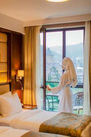 Отель KMM Hotel Тбилиси Двухместный номер «Панорама» с 2 отдельными кроватями К услугам гостей терраса или балкон.-3